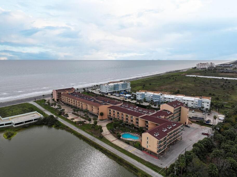 Baca Beach Escape I - 3 Pools - Pet Friendly Galveston Exterior photo
